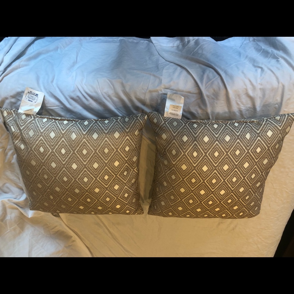 Decorative throw pillows
